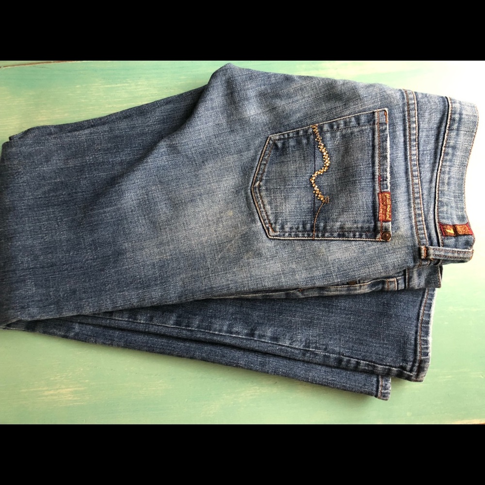 7 for all mankind bootcut Jean size 30 sequin back pocket detail